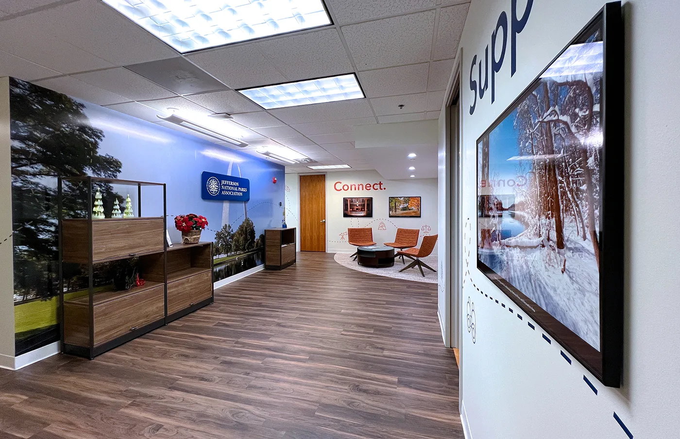 Environmental graphics in the Jefferson National Parks Association office